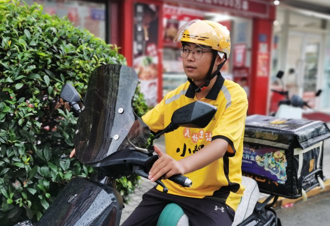 支架交警：不是为难大家是为了安全J9九游会电动车不允许安装手机(图4)